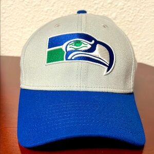 Seattle Seahawks NFL Football Cap Hat New Era 39thirty Adult Mens Size sm/ med